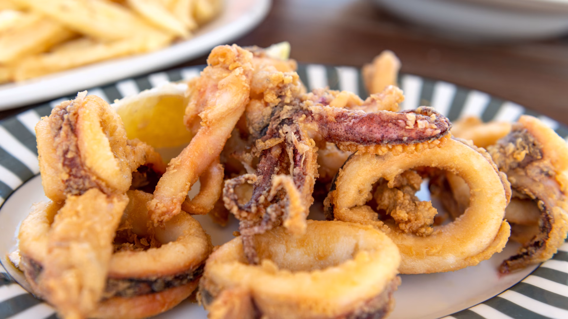 Deep fried squids or calamari rings